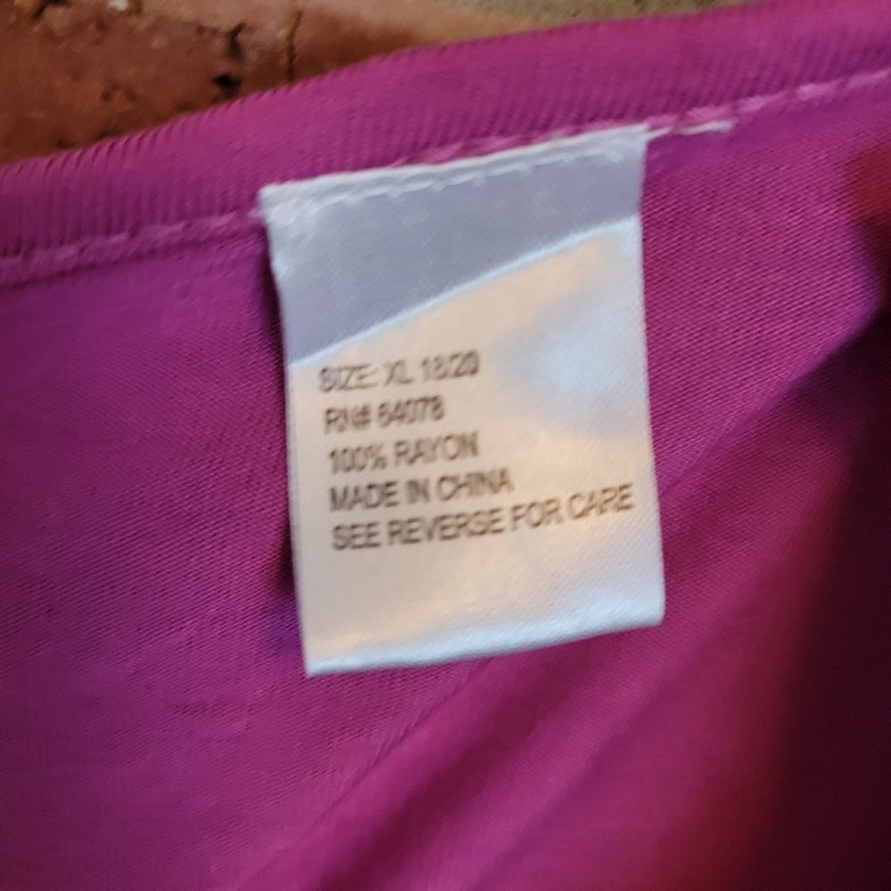 Women’s XL 18/20 Fuchsia Pink Rayon V Neck Flowy Tunic Top. #434 - Picture 2 of 2